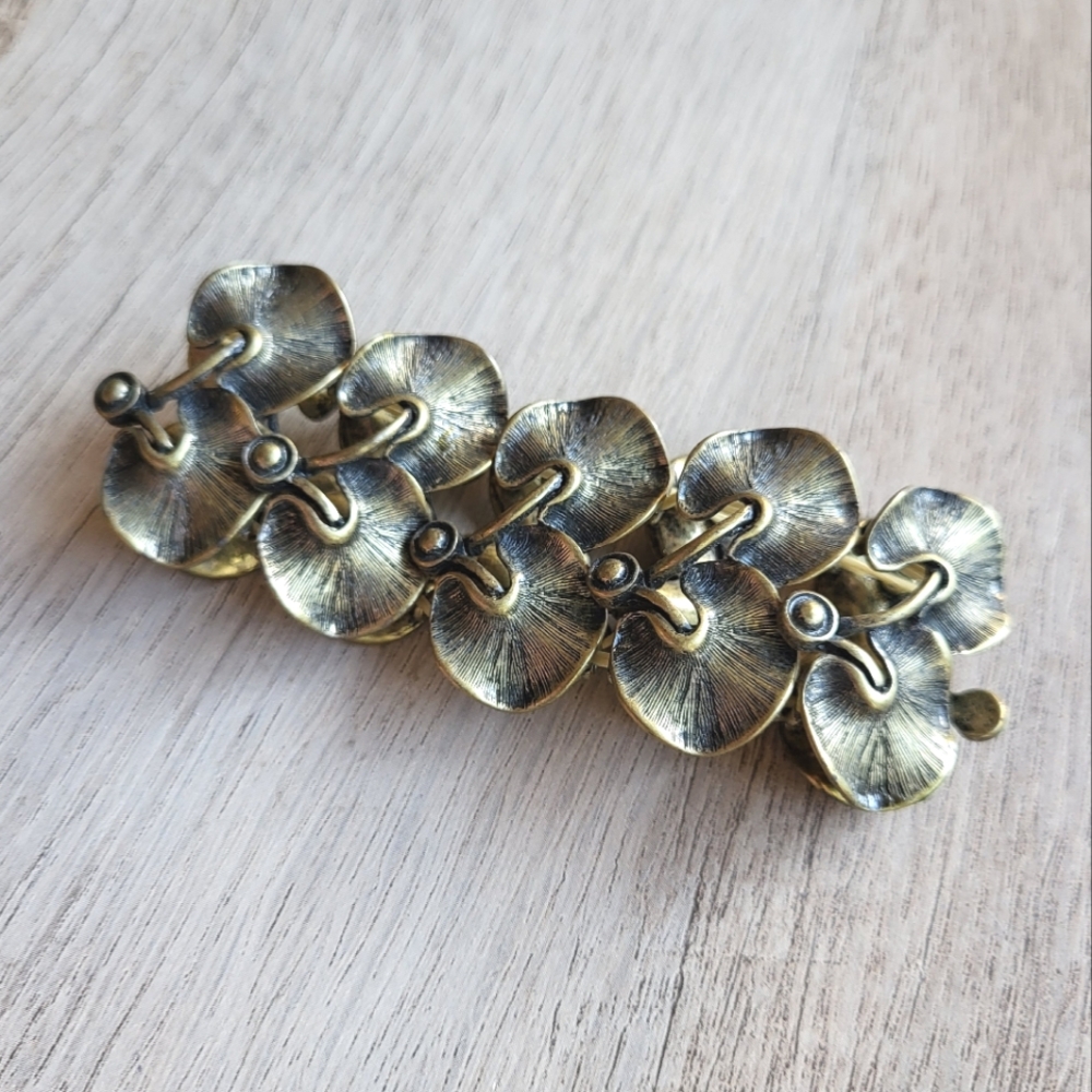 1950s Ginko Leaf Stretch Bracelet View 2